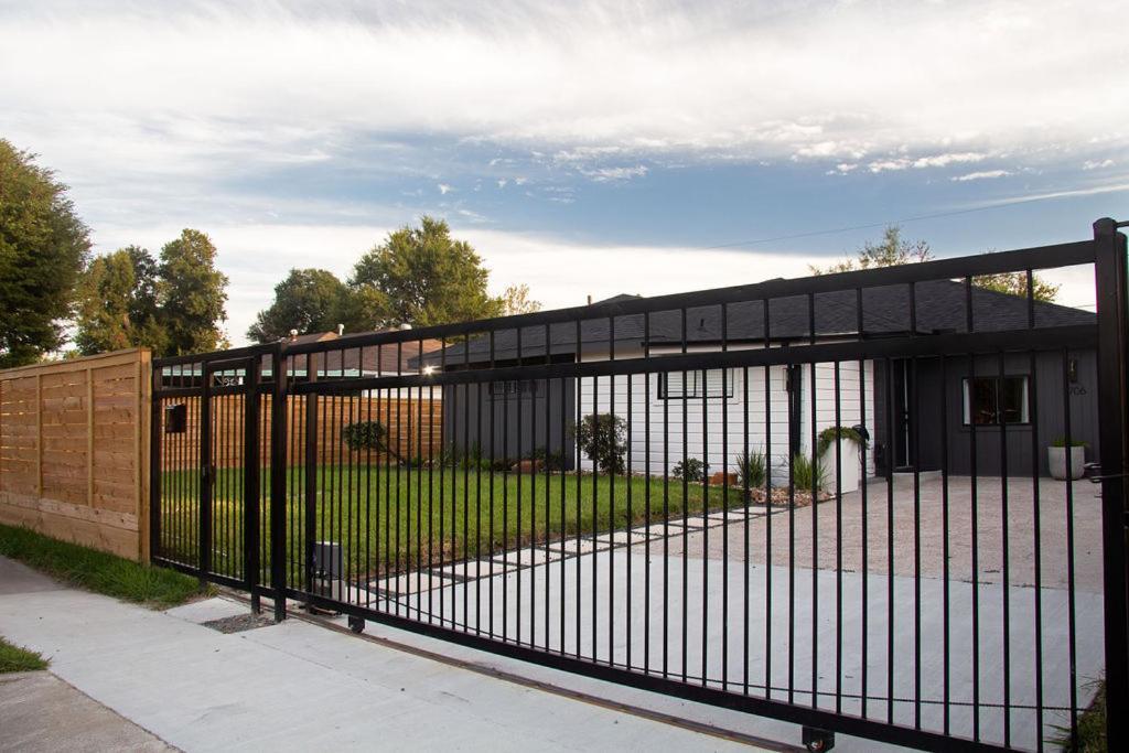 The Gated Modern Near Nrg And Medical Center Houston